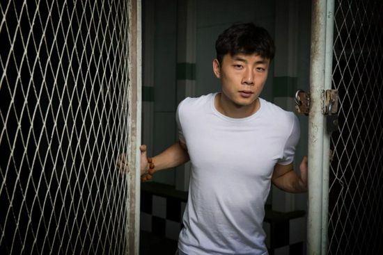 谁能想到，一辈子见惯了各种大风大浪的苏家家主苏成峰。